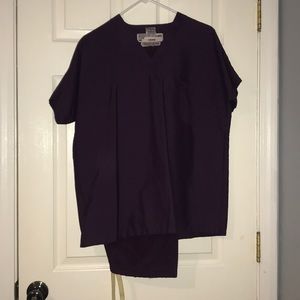 3/$30 Eggplant purple scrubs set!